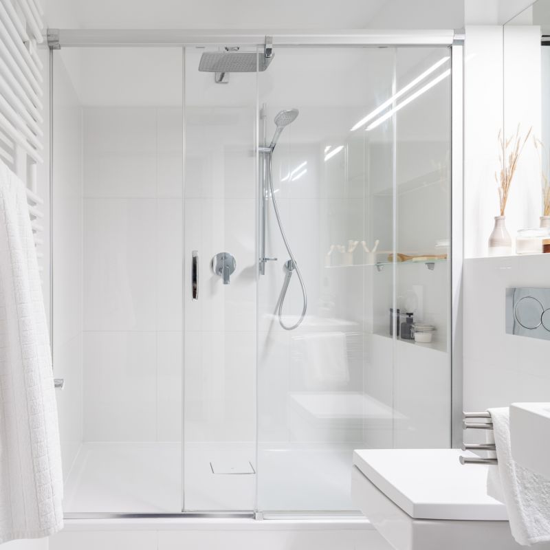 Modern Shower with Frameless Design